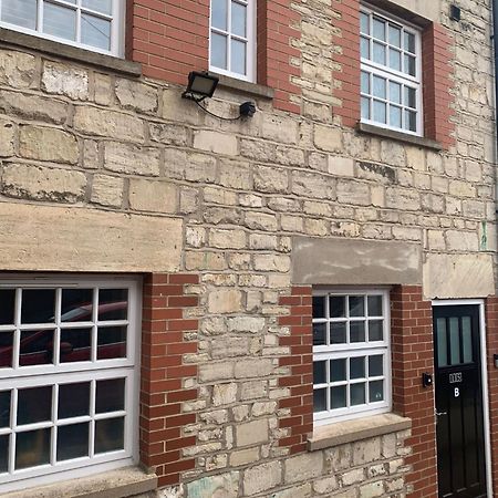 1 Bed House, Free Parking, 15 Minutes From Cheltenham Races 格洛斯特 外观 照片
