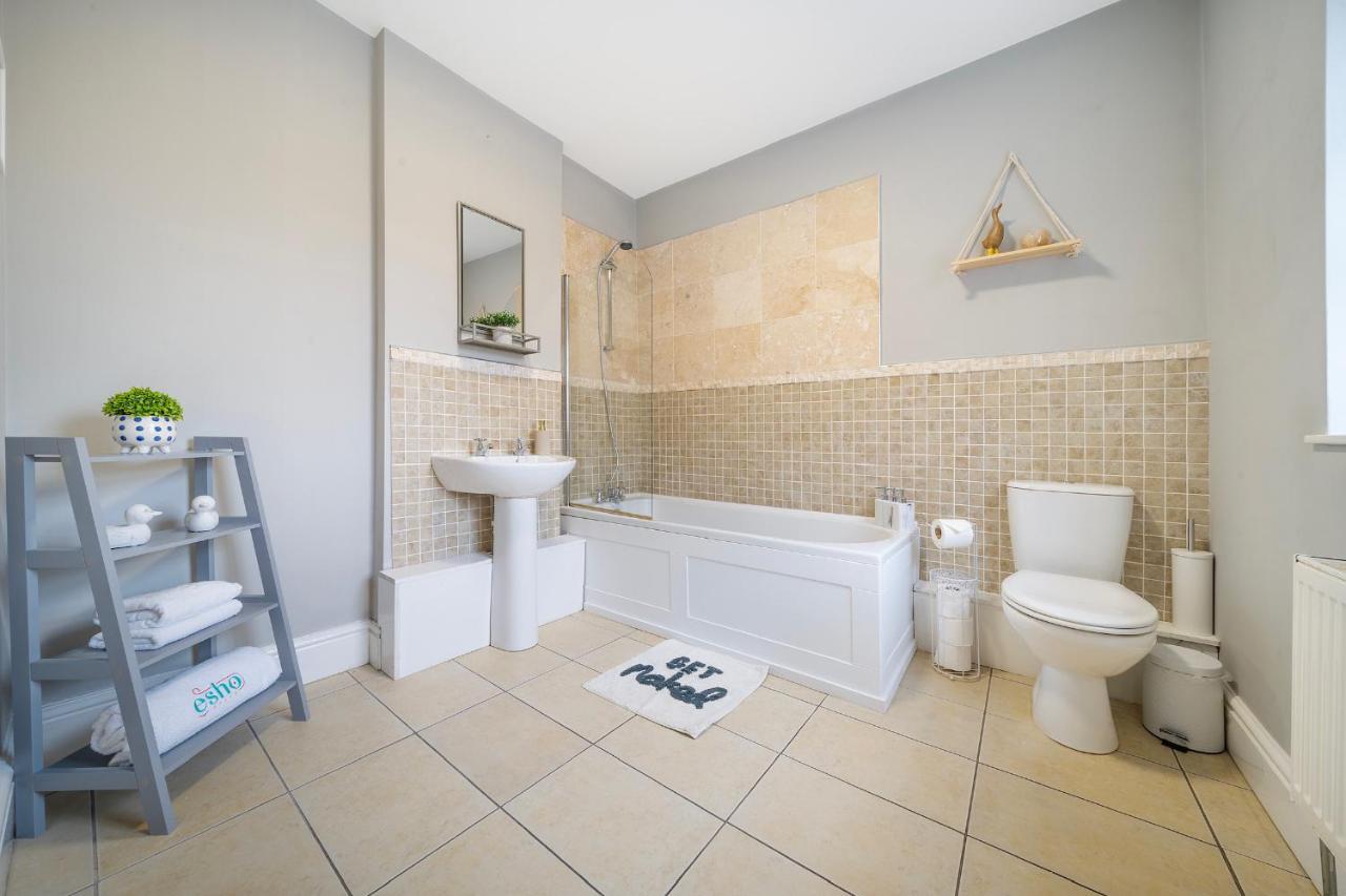 1 Bed House, Free Parking, 15 Minutes From Cheltenham Races 格洛斯特 外观 照片
