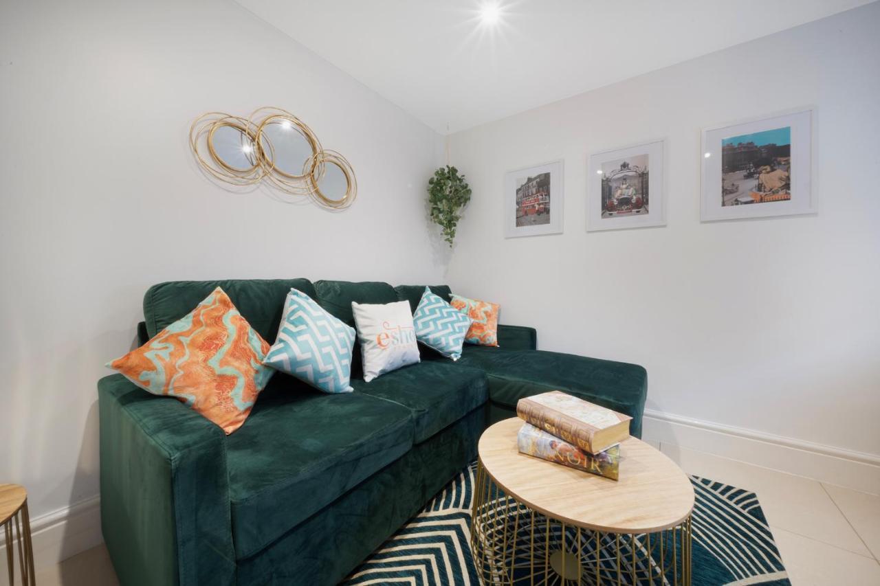 1 Bed House, Free Parking, 15 Minutes From Cheltenham Races 格洛斯特 外观 照片