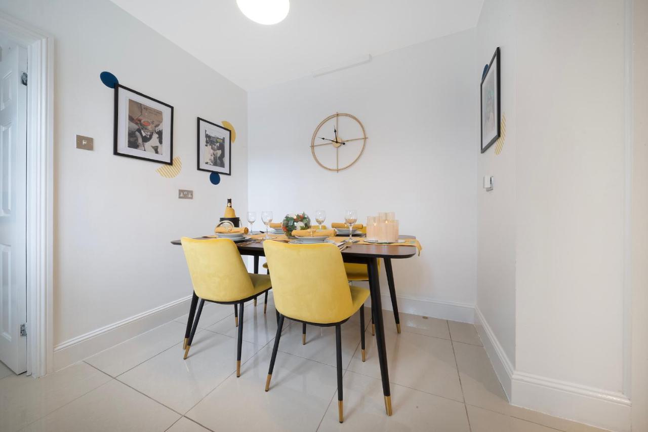1 Bed House, Free Parking, 15 Minutes From Cheltenham Races 格洛斯特 外观 照片